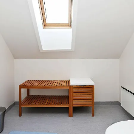 Three-bedroom Holiday In 6 *